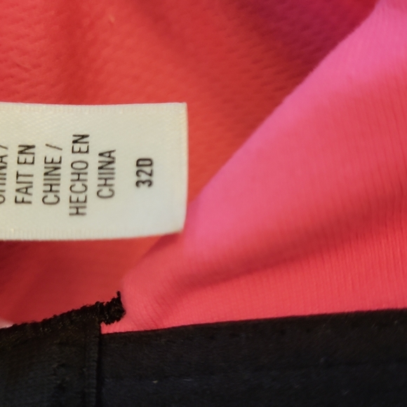 VS Sports Bra - Picture 4 of 4